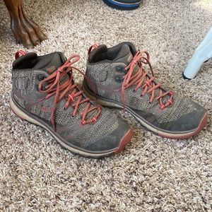 Keen Terradora Waterproof Hikers sz 7.5